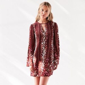 Kimchi Blue Keyhole Floral Shift Dress NWOT